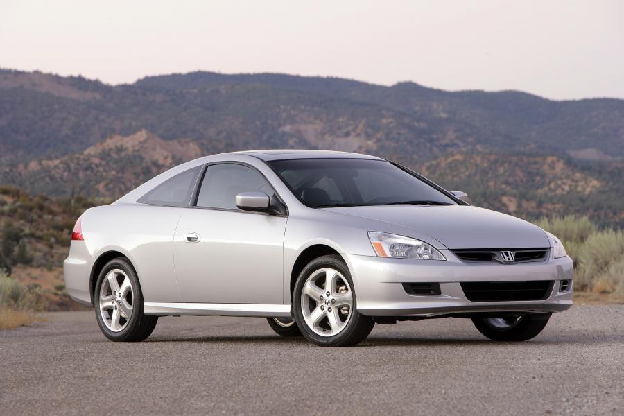  Honda Accord Coupe 2006 года  (US) (фото 12 из 18)